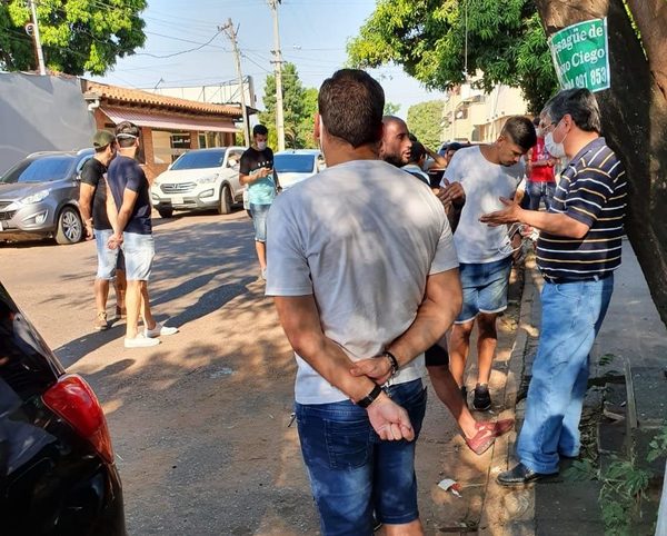 Crisis extrema: Manifestación en el '12' en plena pandemia