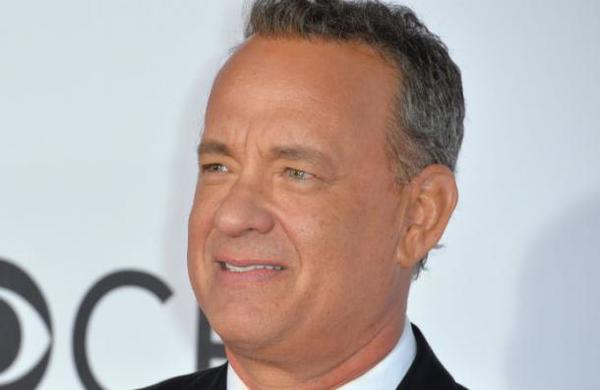 Tom Hanks envió una máquina de escribir a niño víctima de bullying - SNT