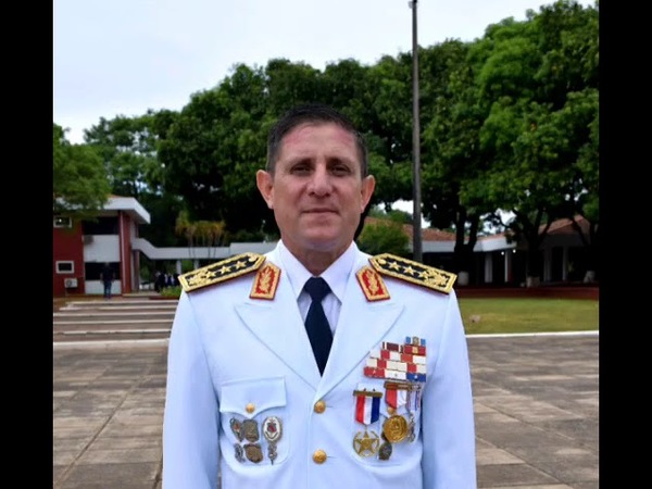 Poder Ejecutivo confiere ascenso y confirma en el cargo al Comandante de la Policía Nacional