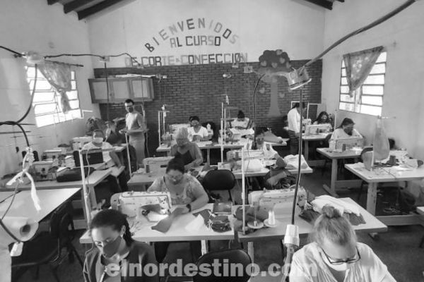 Regional Amambay del SNPP confecciona indumentarias hospitalarias para instituciones de Pedro Juan Caballero