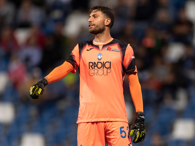 Arquero del Atalanta da positivo al Covid-19 por tercera vez