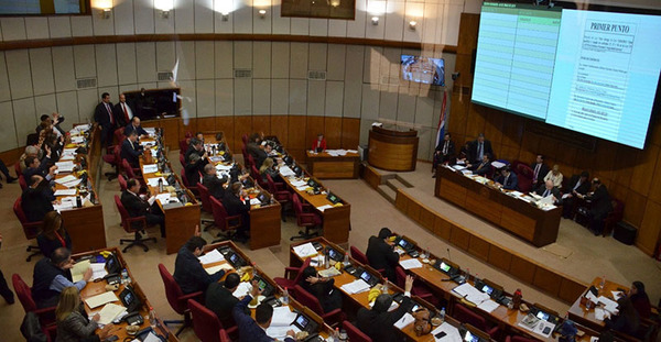 Bicameneral para analizar CRISIS COMERCIAL en CDE