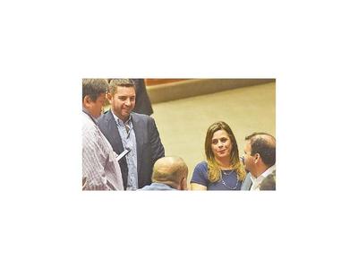 Kattya González y Pedro Alliana confrontan sobre renuncia de privilegios