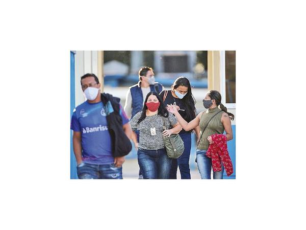 Reapertura divide a América con más de un millón de casos