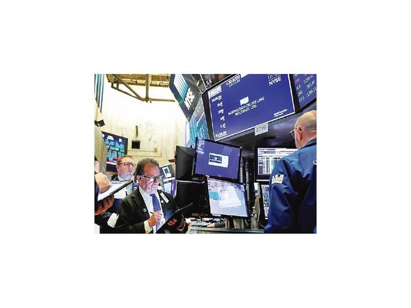 Las bolsas europeas caen y el Wall Street se recupera