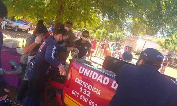 Bomberos de Franco alimentan a familias mediante ollas populares