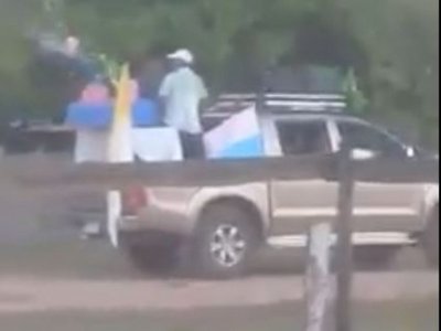 Imagen de María Auxiliadora cayó de camioneta en plena procesión