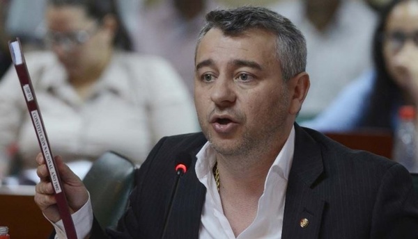 Asesor del presidente asegura que “no es momento de hablar de aumento de impuestos”