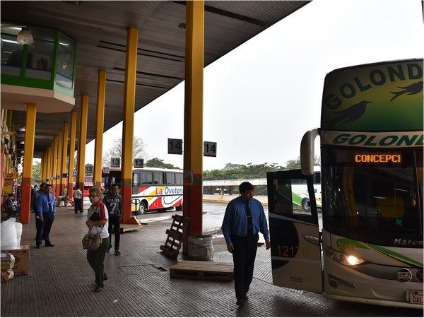 Transporte al interior seguirá suspendido por otra semana