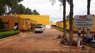 Toman muestras de personas en fase final de cuarentena en Coronel Oviedo - Nacionales - ABC Color