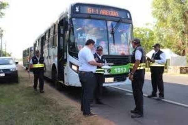 HOY / Juan José Vidal, Titular de Dinatran: Se evalúa liberar los servicios de transporte mediante un protocolo
