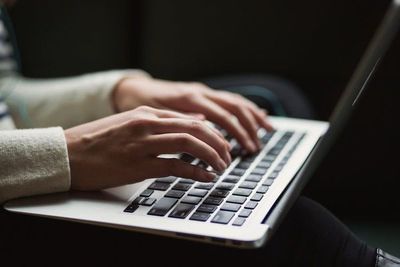 El 48% de los empleados trabaja más que antes