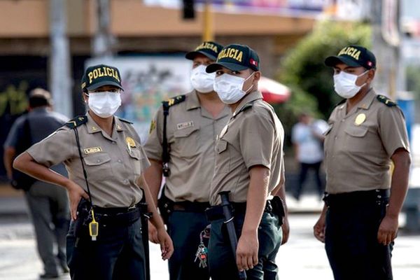 Perú: Once policías muertos por el virus