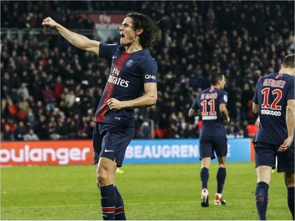 Cavani no descarta seguir en el PSG la próxima temporada