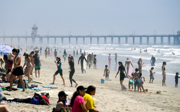 Las playas de California se llenan de bañistas pese a la pandemia - ADN Paraguayo