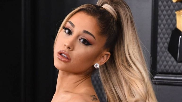 HOY / Ariana Grande y Billie Eilish aportan mascarillas a lucha contra la COVID-19