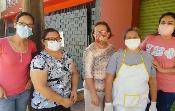 Mujeres de Coronel Oviedo realizan olla popular hace 15 días