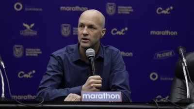 HOY / Nuevo presidente de la Federación Ecuatoriana de Fútbol anuncia que buscará solución económica con el seleccionador