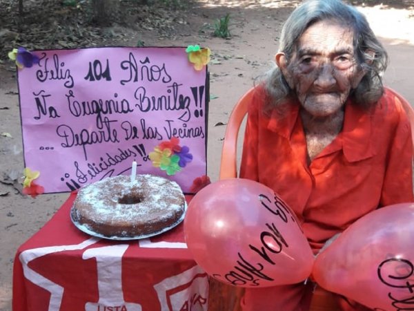 Abuela cumplió 101 años en Santa Rosa