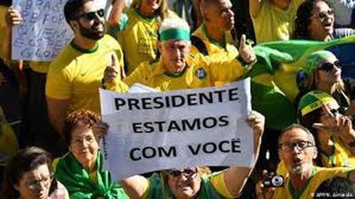 Una caravana en Brasilia en apoyo a Bolsonaro