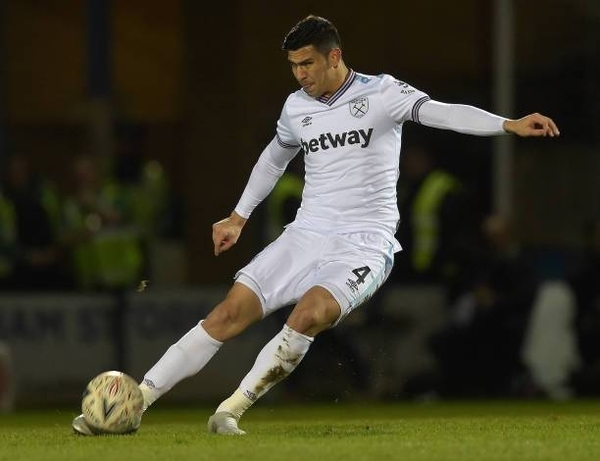 HOY / El West Ham buscaría vender a Fabián Balbuena