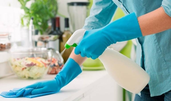 HOY / Cuidados en el uso de desinfectantes: pueden producir irritaciones en la piel