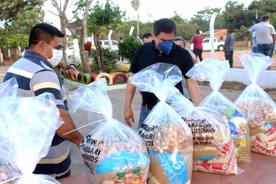 Prosigue entrega de kits de víveres en Paraguarí