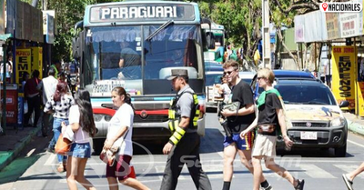 Servicios de colectivos que van al interior seguirá suspendida hasta el domingo