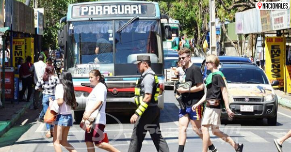 Servicios de colectivos que van al interior seguirá suspendida hasta el domingo