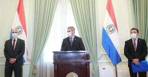 Gobierno suspende clases presenciales por todo el año