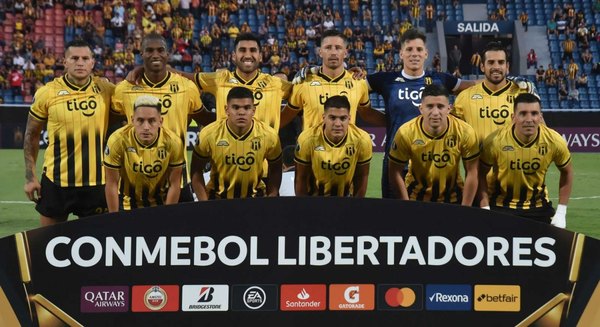 Guaraní negocia la transferencia de dos pilares de Costas