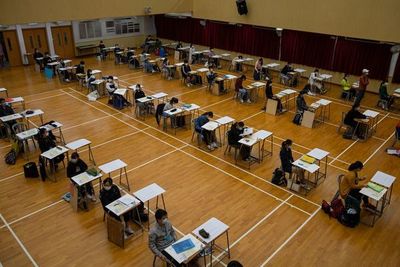 Los estudiantes chinos vuelven a clase con grandes medidas de seguridad y temor al coronavirus - Mundo - ABC Color