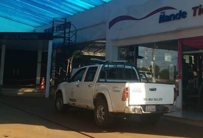 Asaltan estación de servicios y se llevan G. 15 millones - ABC en el Este - ABC Color