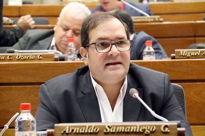 Diputados de Añetete rechazan juicio político a Sandra Quiñónez