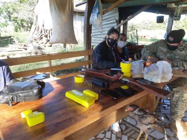 Incautan 1.000 kilos de marihuana y detienen a cinco - ADN Paraguayo
