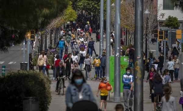 HOY / Niños podrían ser autorizados a realizar actividades al aire libre con horario y bajo monitoreo