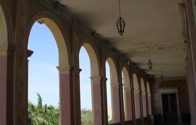 Parte del Palacio de López con peligro de derrumbe