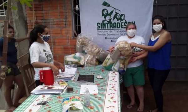 Sintradespy donan víveres a mujeres trabajadoras domésticas | Noticias Paraguay