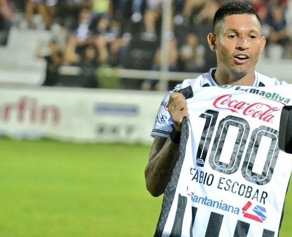Fabio Escobar subastará una camiseta de Zlatan Ibrahimović