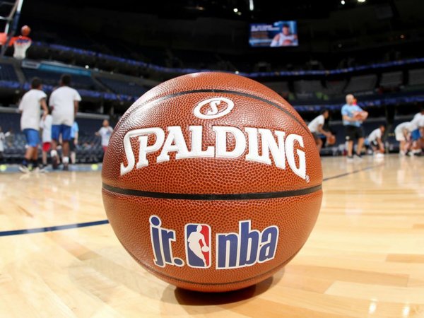 La NBA da marcha atrás y solo permitirá entrenamientos a partir del 8 de mayo