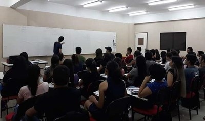 Estudiantes anuncian "paro virtual" contra Universidades que siguen cobrando cuotas - Paraguay Informa
