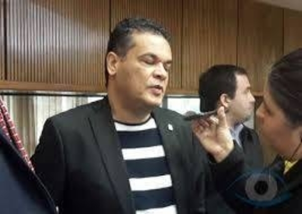 HOY / Fiscal querella a diputado Acevedo y Junta pide que le saquen su investidura