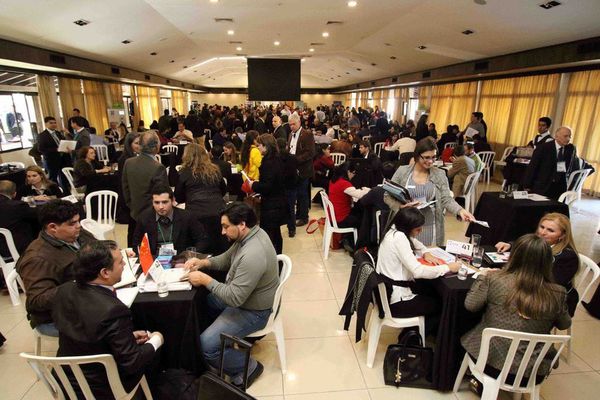 Paraguay retrocede 70% en indicadores de negocios