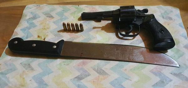 Intentó matar a su esposa y a su hija
