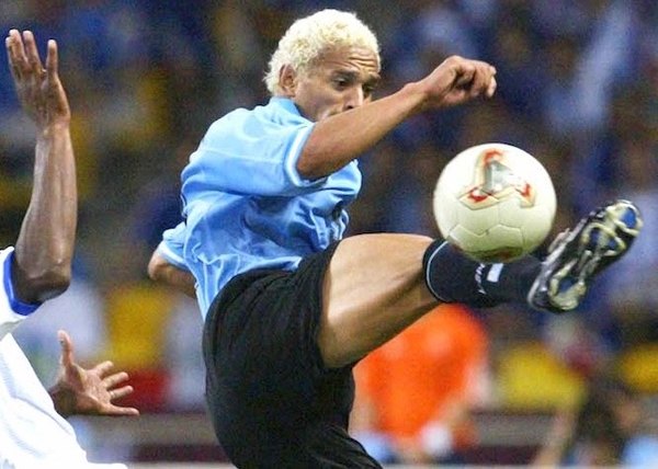 Silva le trató de “inútil” al DT Tabárez | Crónica