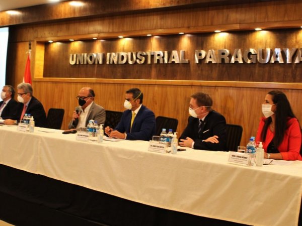 UIP critica medidas económicas y advierte quiebra de 6.000 empresas
