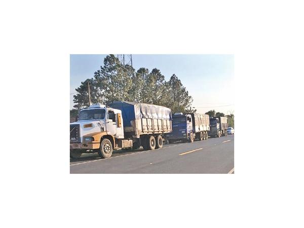 Misiones: Decomisan más de 75.000 litros de combustible llevados en camiones de carga