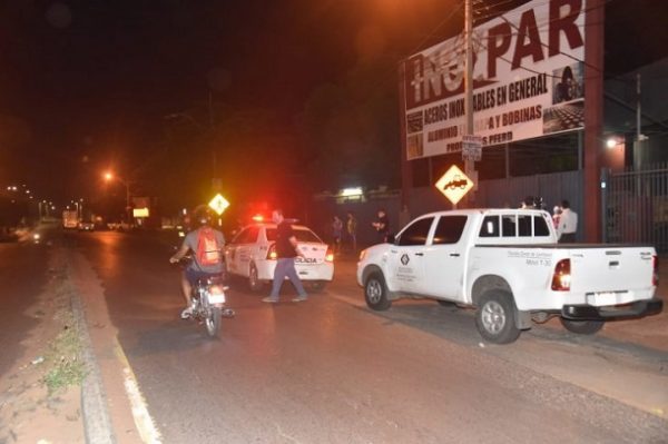 Mujer fallece arrollada y conductor se da a la fuga