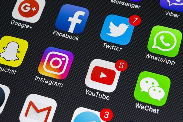 Detienen a dos personas que hackeaban cuentas de redes para robar información - Nacionales - ABC Color