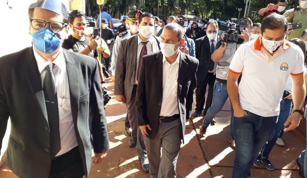 Fiscalía instrumentada por el poder político allana la Municipalidad a pesar de que Prieto se puso a disposición